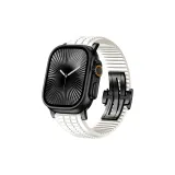 Белый с черной застежкой-бабочкой