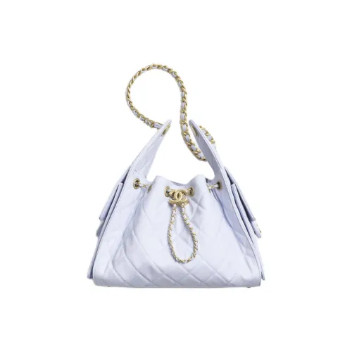 CHANEL Сумки через плечо Женские