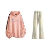 Розовый свитшот + желтый деним