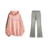 Розовый свитшот + дымчато-серый деним