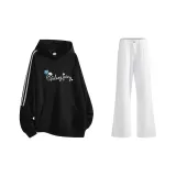 Чёрный свитшот + белый деним