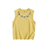 Светло-желтый