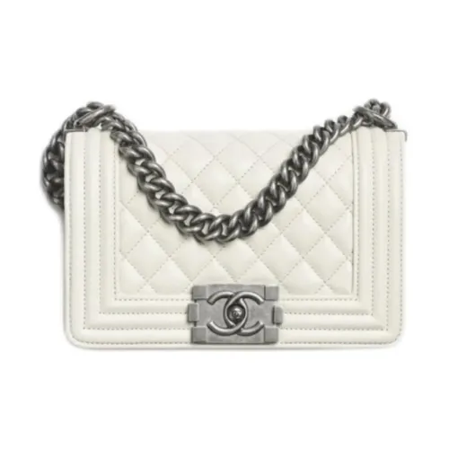 CHANEL Сумки через плечо Женские