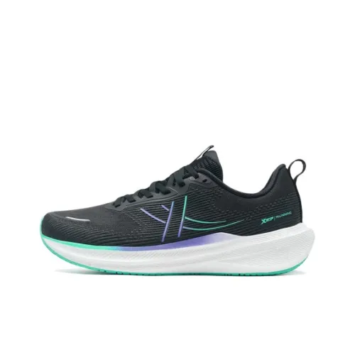 XTEP Urban Jogging Беговые кроссовки Низкий верх Черный Дворцовый зеленый Барвинок синий-фиолетовый Мужской