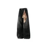 Чёрные штаны + оранжевый квадратный шарф