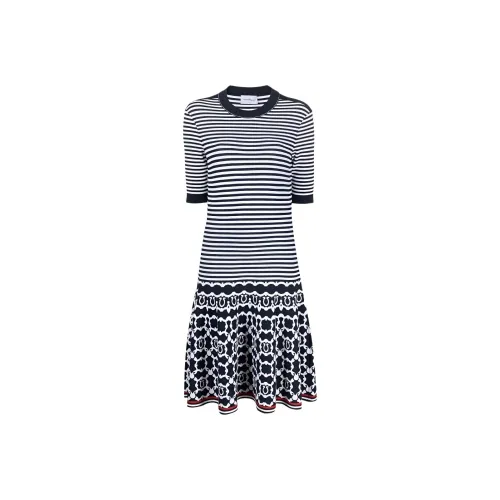 Ferragamo Черные Женские Короткие Платья с Короткими Рукавами