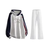 Белый серый свитшот + белый деним