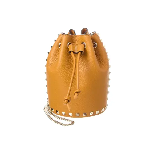 Valentino Rockstud GRAIN LEATHER Сумка-ведро Сумка на плечо Женская Коричневая