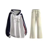 Белый серый свитшот + желтый деним