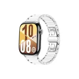 Серебристо-белый