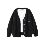 Black Coat + White Sweatshirt  
Черное пальто + белый свитшот