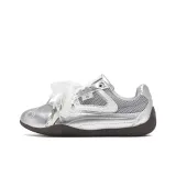 Белые наушники