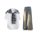 Белый топ + желтые грязные джинсы