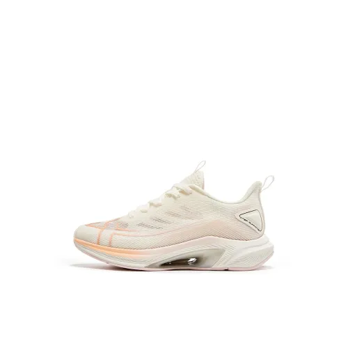 XTEP Hayate 1,0 Амортизация Отскок Устойчивый к истиранию Дышащий Низкий Верх Детская беговая обувь Парусный белый Pure Розовый Детский