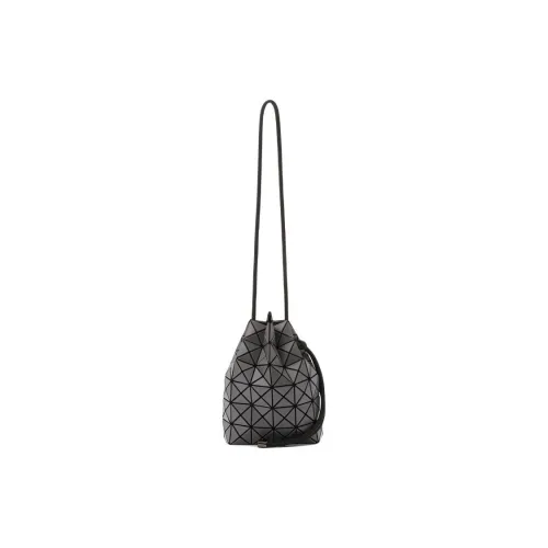 ISSEY MIYAKE Сумки через плечо Женские