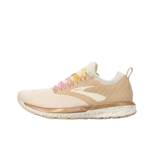 Brooks Ricochet LE Беговые кроссовки Бежево-коричневый Женские