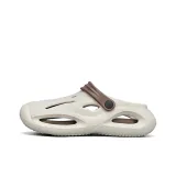 Бежево-коричневый