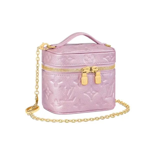 LOUIS VUITTON Мягкая крупнозернистая текстура кожи коровы