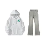 Белый свитшот + дымчато-серые джинсы