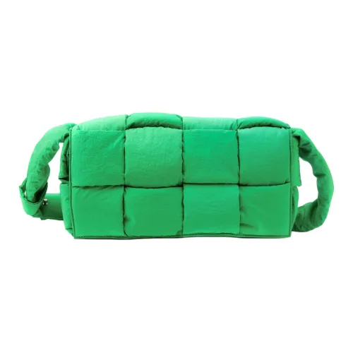 Bottega Veneta Padded Tech Cassette Нейлоновая Сумка-подушка Сумка через плечо Средняя Мужская Попугай Зеленая