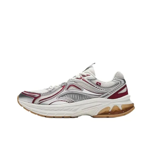 ANTA AT2005 Беговые кроссовки Низкий топ Айвори белый Серебряный Малиновый Красный Мужской