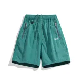 Светло-зеленый цвет травы