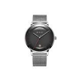 Стальной браслет, серебряный, черный циферблат.