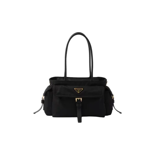 PRADA RE NylonExplore Переработанный полиамид Сумка через плечо Средняя Женская Черная