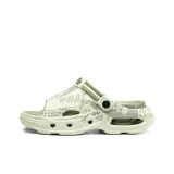 Светло-зеленый