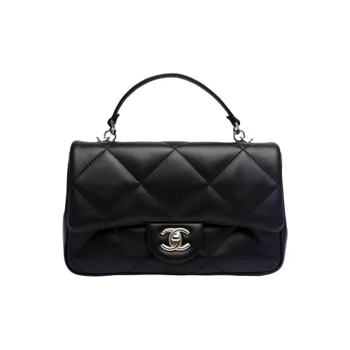 CHANEL Клатчи Женские