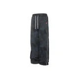 Потертый черный