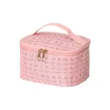 Розовая сумка для макияжа в стиле Chanel Tuba