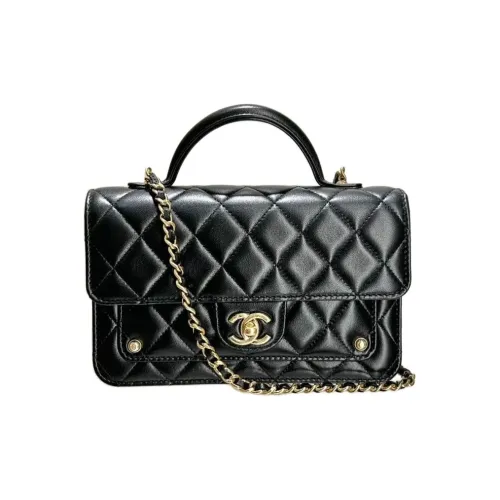 CHANEL Клатчи Женские