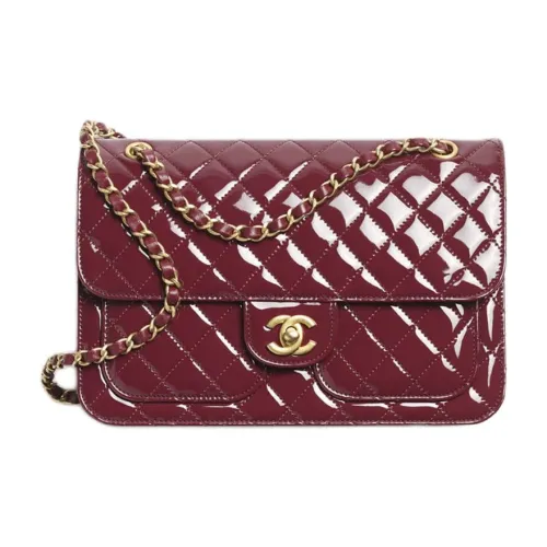 CHANEL Сумка через плечо из лакированной кожи женская бордового цвета