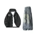 Чёрный топ + винтажные синие штаны