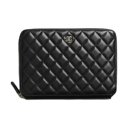 CHANEL Рельефный тисненый блестящий клатч из телячьей кожи женский черный