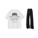 Белая футболка + черные джинсы