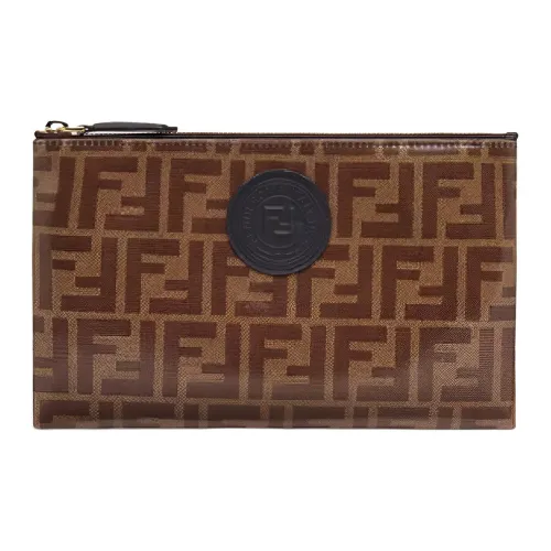 FENDI Женские клатчи