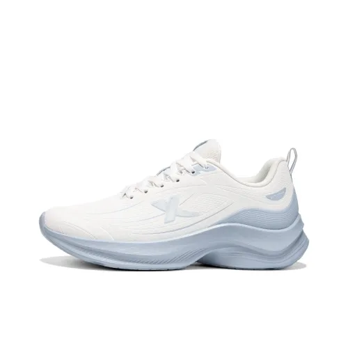 XTEP Амортизация Устойчивый к истиранию Водонепроницаемый Низкий Топ Повседневные Беговые кроссовки Женские Парусный Белый Пыльно-Синий