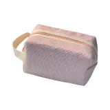 Светло-розовая портативная сумка для макияжа