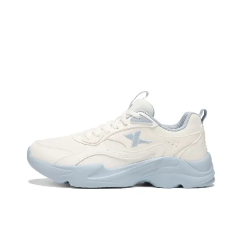 XTEP Амортизация Износостойкий Низкий Топ Повседневная Обувь Женская Парусный Белый Пыльно-Синий