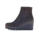 Коричневый