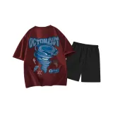 Бордовый топ, черные штаны