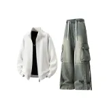 Белый топ + желтые грязные штаны