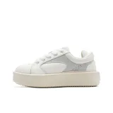 Белый, женский