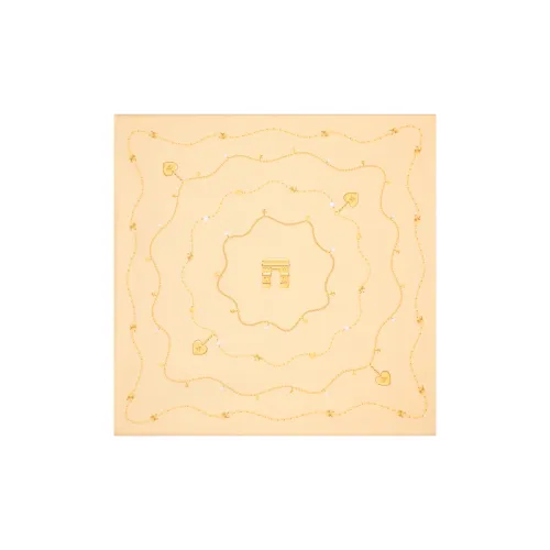 CELINE Шарфы из шелка Тутовый Унисекс Ванильный