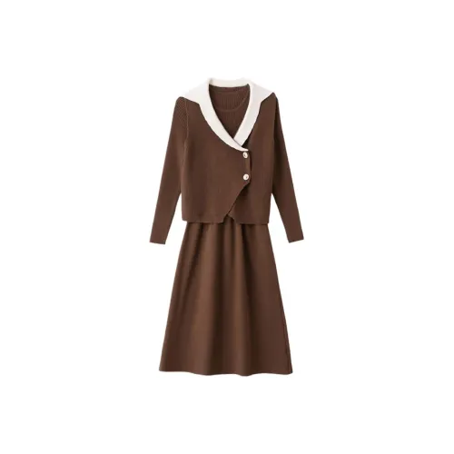 Kangaroo Женские Комплекты с Юбкой