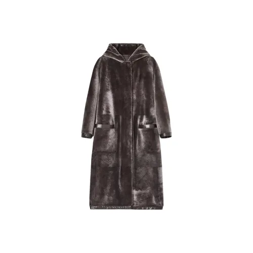 GIORGIO ARMANI Коричневый Женские Меховые изделия