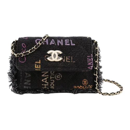 CHANEL Сумки через плечо Женские