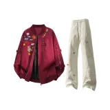 Бургунди пальто + светлый хаки цветочные штаны